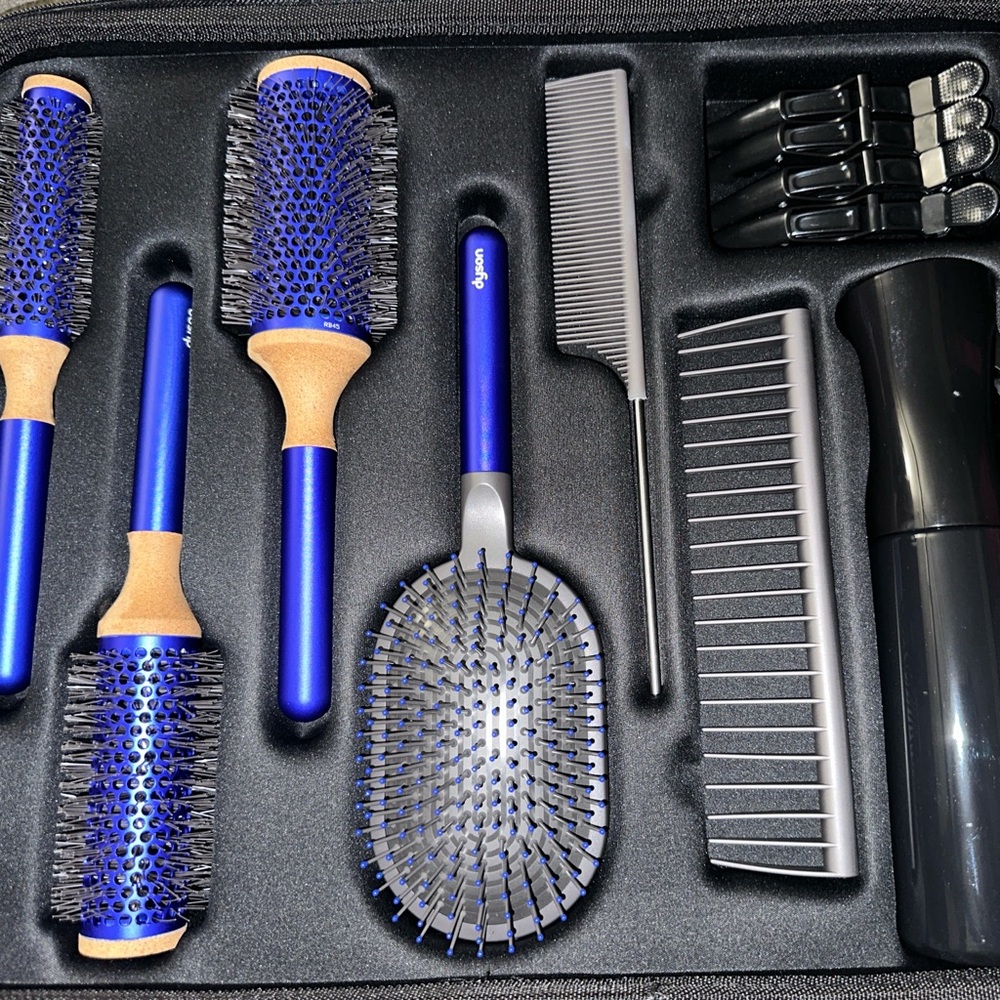 Dyson Professional Stylist Brush Kit - Picture 4 of 13